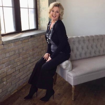 TheHOWGAL's profile picture. The HOW Gal ⭐️ https://t.co/xAymLc5fCm HelpOthersWin ⭐️ https://t.co/VFhVDbd1PC⭐️PODCASTER, The HOW Show, Business Coach, Speaker, BTW...I❤️Coffee