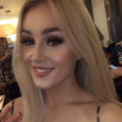 professional wallet destroyer • MILF • £25 minimum tribute fee, required • back up account: @xL0TT13x