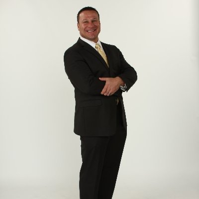 Dr. Briggs is a Practice Consultant, helping other doctors in attracting and closing new cash paying patients into care while implementing new service centers.