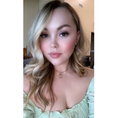 Licensed Esthetician 🧖🏼♀️ | Olivia Grace 👶🏼💝 | Estie IG: sarahsglowrecipe