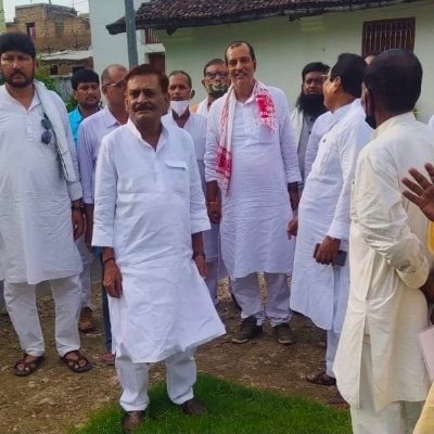 बेगूसराय के जाँबाज़ कांग्रेसी 👉🏻👉🏻 @sarjansinghinc 👈🏻👈🏻 के समर्थक हम... 💯% followback