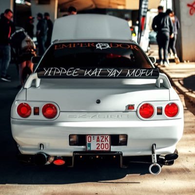 I like Nissan GT-R R32