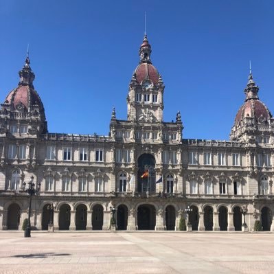 Abogado penalista y familia. A favor de la PPR. España es rica y diversa🇪🇸nacido en Galicia y afincado en Andalucía. Nuevo en redes, si me gusta me quedo.