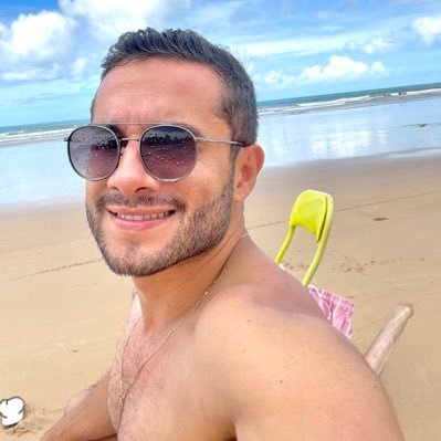 eunetoalmeida's profile picture. eu sou apenas um rapaz latino-americano sem dinheiro no banco sem (com poucos) parentes importantes e vindo do interior