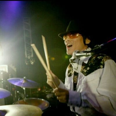 ダーツ本格的に復活。名前もダーツ仕様に。
「先生」と呼ばれる必殺仕事人です。かつては「Dr.(ドラマー)」。
ダーツライブホームで対戦お願いします。