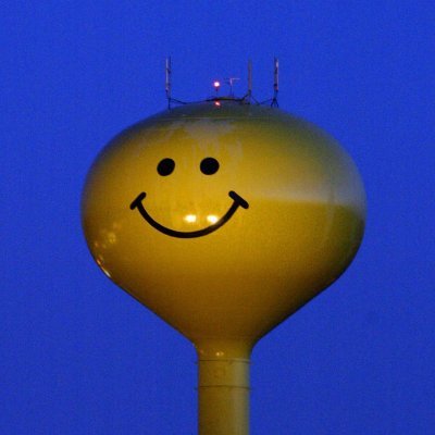 FunkoChatterbug's profile picture. lightning bolts shoot from my fingertips