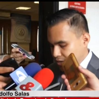 Secretario General y Director jurídico del ministerio de salud y protección social. Magister en derecho. Especialista en derecho público y penal.