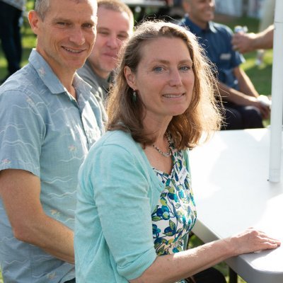DulcyAnderson's profile picture. Mom, feminist, urbanist. Went to Harvard & MIT fwiw.  Love bees, books, bikes, housing.