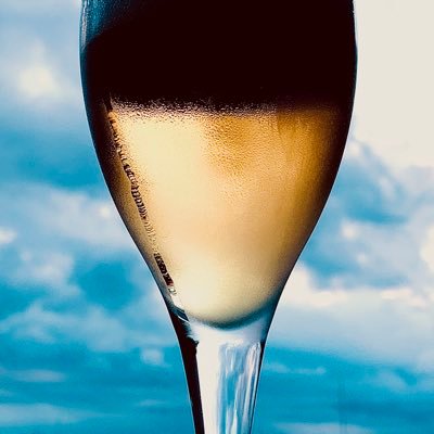 RWS_TJ's profile picture. ジャズを中心につぶやく仮想カフェです。好きなアルバム、ライブの思い出、空の写真を上げてます。#垣間見る人柄 #スマホを捨てよ空を見よう #おじゃましましたジャズ喫茶 #この一曲に唸る #iPodシャッフルはばったりと道端で旧友に会うようなもの　#同曲一本勝負