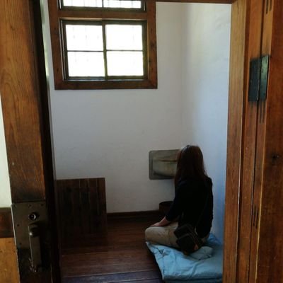 h_secondlife's profile picture. 大阪産。格安の古民家を田舎に購入し、DIY経験のない夫婦が悪戦苦闘しながら大正ロマン風をコンセプトに家を修繕しながら暮らす。庭で家庭菜園を始動。あと一回、猫と暮らすのが夢。平穏な生活と心の安定が一番。ドラマおたく
YouTubeチャンネル「波乱万丈夫婦のセカンドライフ」を発信中！（休眠中）