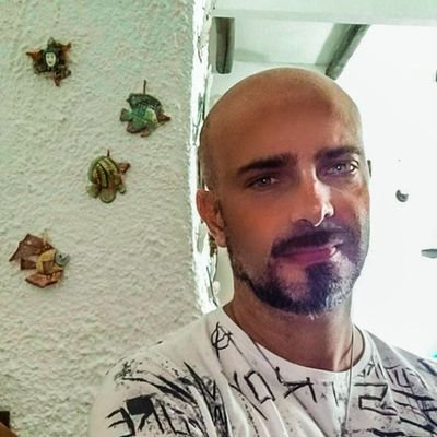 Passione x COD e bianconero⚪⚫ ❤️
Le anime più forti sono quelle temprate dalla sofferenza. I caratteri più solidi sono cosparsi di cicatrici— Khalil Gib