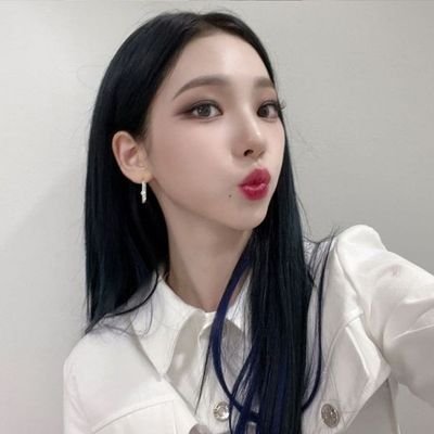 #⃟UNREAL // 00L | aespa's sexy and cutie leader, Karina Yoo | rayesha fam | part of Miss Karina & keluarga pinus