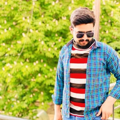 Muzammi21010's profile picture. 