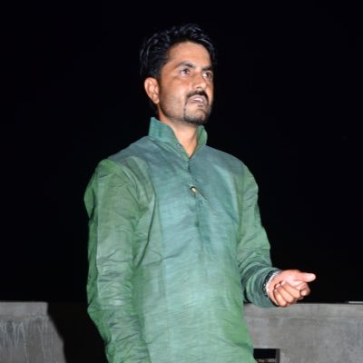 LRaggal's profile picture. 