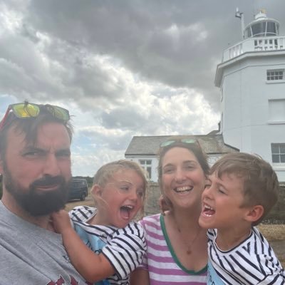 Dad x2 👦🏼👧🏼Husband 👨👩👧👦 RE Teacher ⛪️ | Exclusively tweeting about sport: Barnet FC 🐝⚽️ Eastleigh FC 🛩⚽️ & Hampshire CC 🦅🏏 @philwebblab 🌹🗳️