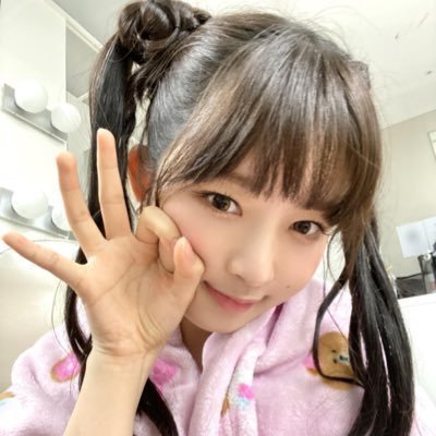 reinyujin's profile picture. rei and i are besties since 211206