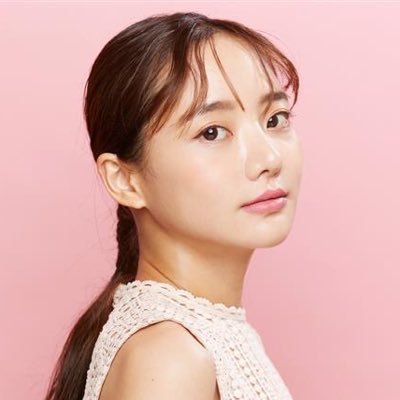 カイラ（KAERA）です。職業　freelance企業PR家。どこかの企業に雇われたい。まだ何色にも染まってないのでヘッダーは真っ白です。