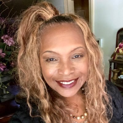 Wife 💍Retired NFL-Judge Jackie Harris| Mom to 3 Wise Men 👑👑👑|Founder @WHOLEROLL - One Million WHOLEROLL in Homes Around the Globe 🌎@Climatereality Leader