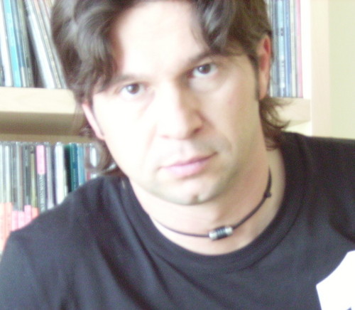 TonyTranquillo's profile picture. Mi diverto per professione. In onda dal lunedì al venerdì alle 08 fino alle 12 su radio Like. In streaming su https://t.co/Mqhpg5GrS7 e dalla app di radio Like! Follow me!!