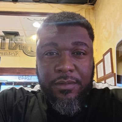 chriscl71761475's profile picture. 