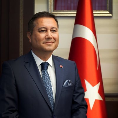 Elazığ Doğumlu Elazığ Cumhuriyet İ.O. Mezre O.O, M.Akif Ersoy Lisesi ve Ank Ü. Huk Fak. mezunu,Hakim,C. Başsavcısı, CTE Gnl Müd. Yüksek Müşavir, CTE Genel Müd.