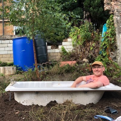 Marine Engineer from Glasgow. Photography and Community gardening. Curator of Rescuedslides on Instagram  - he/him