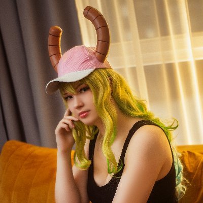 26 / 🇵🇱 / Cosplay / Art / INFP / tall gurl / mom friend
Trying my luck on twitter