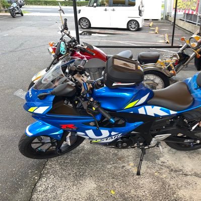 Veni_0001's profile picture. 趣味は音楽とツーリング、その先で風景写真を撮ること。#Dトラッカー125 #バイク #モタード #GSX-R125 #SUZUKI #京都 #125cc