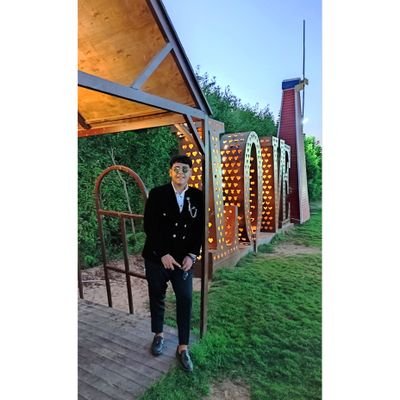 الاك التاني @S19532600youse
.
ليس للحياةِ قيمةٍ إلا إذا وجدنا فيها شيئاً نُناضل من أجل.