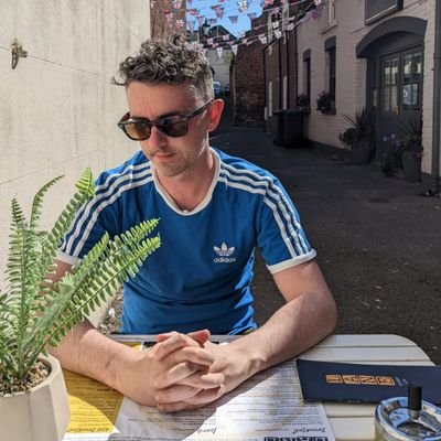 Irish in North London. Work in comms, trustee @Stonewallhousin 🏳️‍🌈 he / him