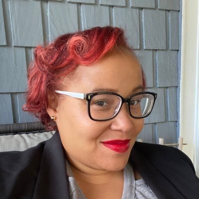 Wife, Mother of 4. Lover of books. 5th grade teacher. Purely BLESSED.