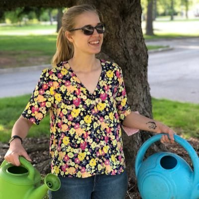 Assistant Prof @earlham1847 studying ecological & human dimensions of conservation. Teaching Ecology|ConsBio|RestoEco|EnvSci. she/they. @EcoSocietyLab 🌈