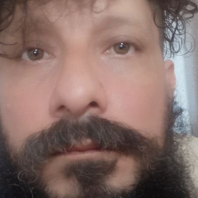 Compositor - Emiliano Buenfil y la Chancil Tropical 
Compositor Frontman - Su Mercé -
Clownarkista original. 

#Escucha #CabezaDeCochino https://t.co/er1IiiyEhM