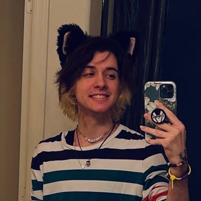 • They/Them • Non-binary • Bi • 25 • Disabled • Polyam • Plural • BLM • ACAB • 💉5/4/2018💉•