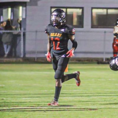 Quenton Lewis | c/o 2023 | New bern High | DEFENSIVE BACK, ATHLETE | 5'10 168lb | qqlewis8607@gmail.com | 🏈 & ⚾️ | Track and field