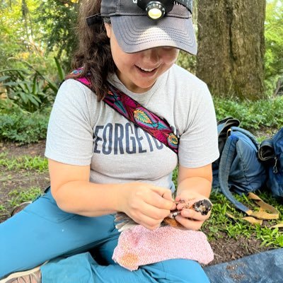 Avian Ecologist. PhD research @GUBiology studying🐦| @KStateBio & @UFWildlife alum | #WhosePoo? | she/her | Tweets mine | https://t.co/OuQ8K6JY2r