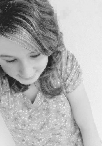stefany_looira@hotmail.com