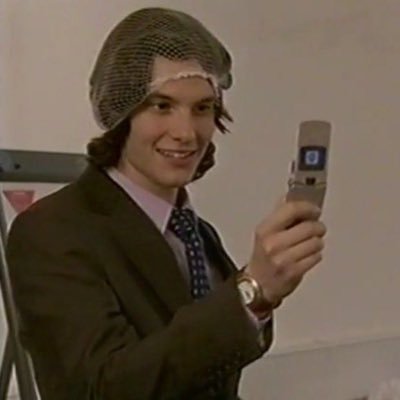 ilomilost's profile picture. si tiene miel y/o te hace sufrir, seguro soy fan