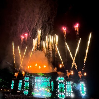 dropsnlasers's profile picture. 