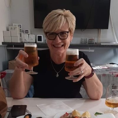 trishylishy's profile picture. Mum, Nan, wife and English teacher  👩‍🏫🇪🇸🇬🇧🏖️🩴🩴