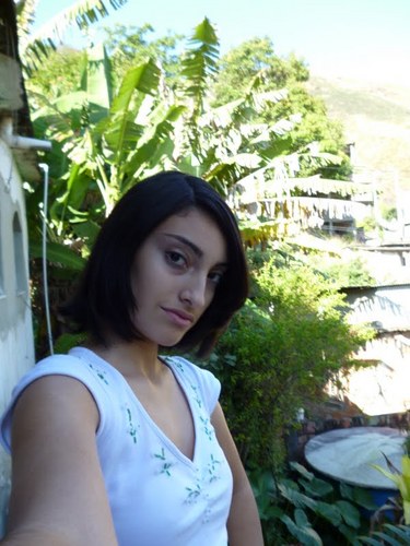 eu queria ser 
um poeta 
mas poeta eu
naum posso ser,
um poeta pensa
em td  e eu  só 
penso em vc. :)