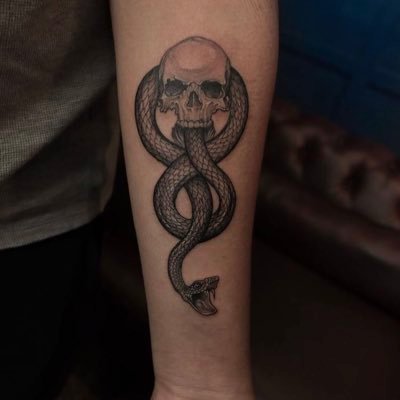 No great mind has ever existed without a touch of madness. Potterhead. Slytherin.