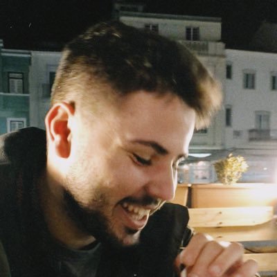 couto_tiago22's profile picture. Costumo ir para a escola numa baleia
🌙