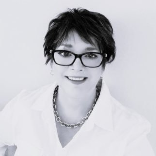 Thrive Through Reinvention | Executive Life Coach | HR Disruptor - Consultant | Change Strategist | Sales Transformation Guide | Speaker
