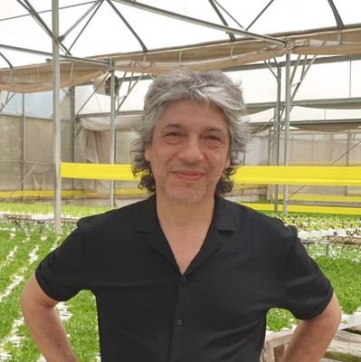 Agronomist from Bs. As. University. Family man. Father of 4. Former Undersecretary of Agricultural Markets. Agribusiness prophet. Gibson guitars fan