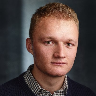 Actor - Writer - Siaradwr Cymraeg 🏴
@UofEdrama Graduate and Recent Graduate of @CSSDLondon
Rep: @ScottColeMgmt