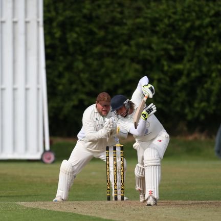 The fastest fat hands in Yorkshire 🙈 😂Wicket keeper @WathCricketClub