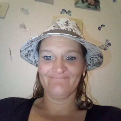 white 44 yes old 4'11 165 lbs medium hair 36f breast's im very out going the life of the party very 420 friendly in hemet California