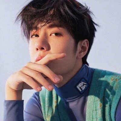 #𝐑𝐎𝐋𝐄𝐏𝐋𝐀𝐘 — The youngest member of UNIQ. An actor, singer and dancer. Competitive motorcycle racer and a brand founder.