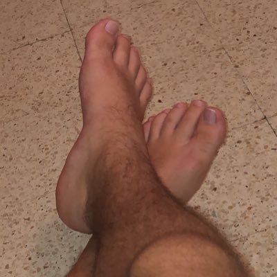 feet pictures  https://t.co/kNn9apCv5A